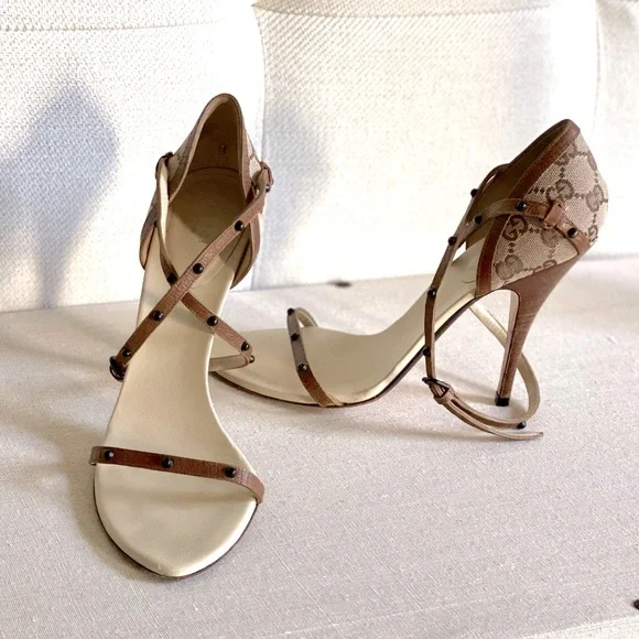 ❌❌SOLD ❌❌Gucci Strappy Shoes - Picture 1 of 9